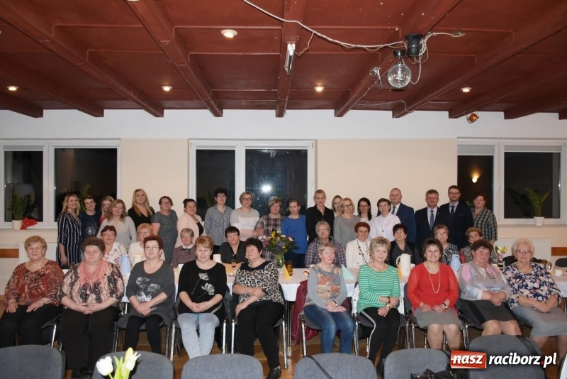 Zdjęcie w galerii na portalu naszraciborz.pl: Gospodynie w całej gminie obchodziły Dzień Kobiet  wiadomości z regionu
