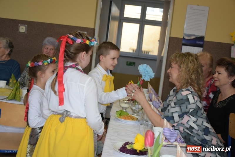 Zdjęcie w galerii na portalu naszraciborz.pl: Gospodynie w całej gminie obchodziły Dzień Kobiet  wiadomości z regionu