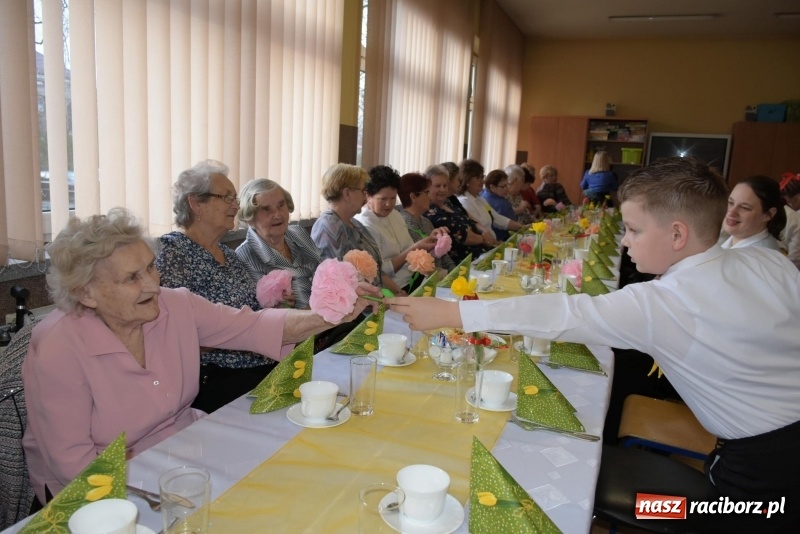 Zdjęcie w galerii na portalu naszraciborz.pl: Gospodynie w całej gminie obchodziły Dzień Kobiet  wiadomości z regionu