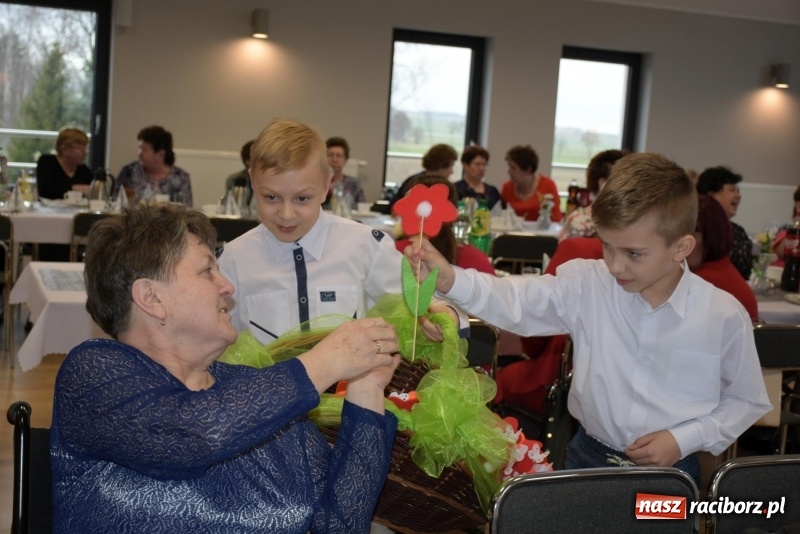 Zdjęcie w galerii na portalu naszraciborz.pl: Gospodynie w całej gminie obchodziły Dzień Kobiet  wiadomości z regionu