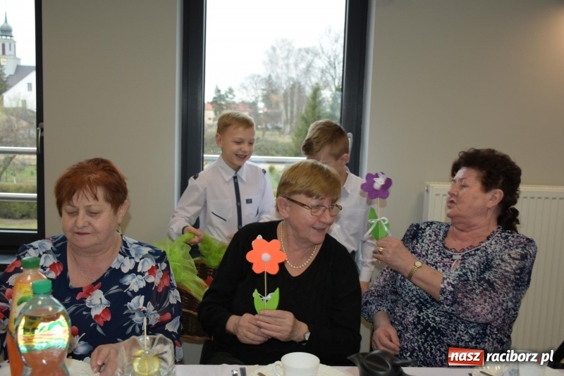 Zdjęcie w galerii na portalu naszraciborz.pl: Gospodynie w całej gminie obchodziły Dzień Kobiet  wiadomości z regionu