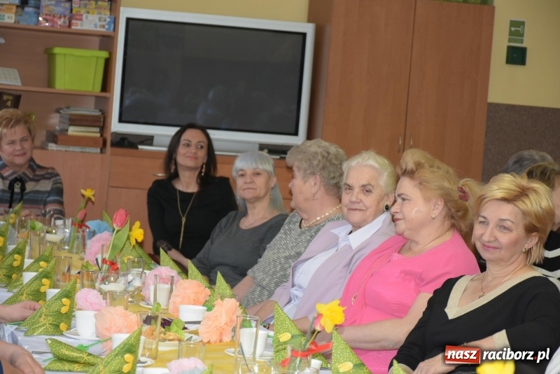 Zdjęcie w galerii na portalu naszraciborz.pl: Gospodynie w całej gminie obchodziły Dzień Kobiet  wiadomości z regionu