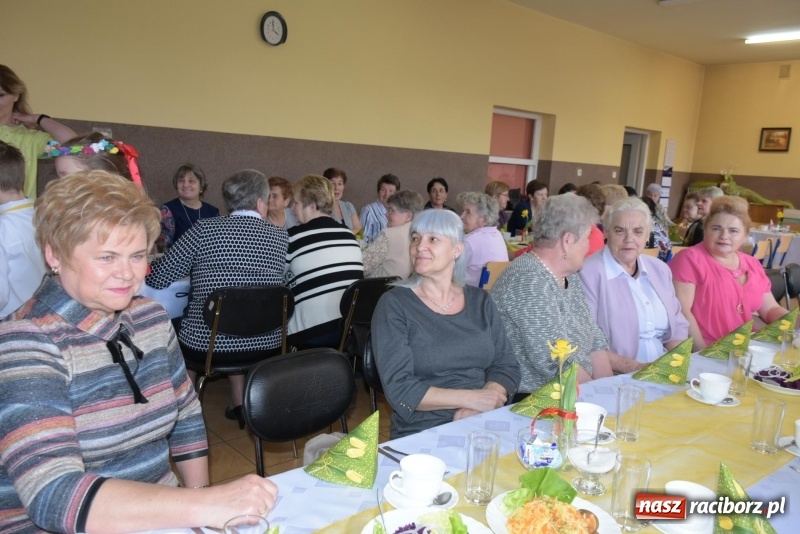 Zdjęcie w galerii na portalu naszraciborz.pl: Gospodynie w całej gminie obchodziły Dzień Kobiet  wiadomości z regionu