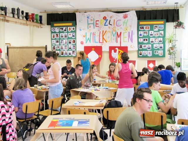 Zdjęcie w galerii na portalu naszraciborz.pl: Szwajcarzy w Gimnazjum nr 1 wiadomości z regionu