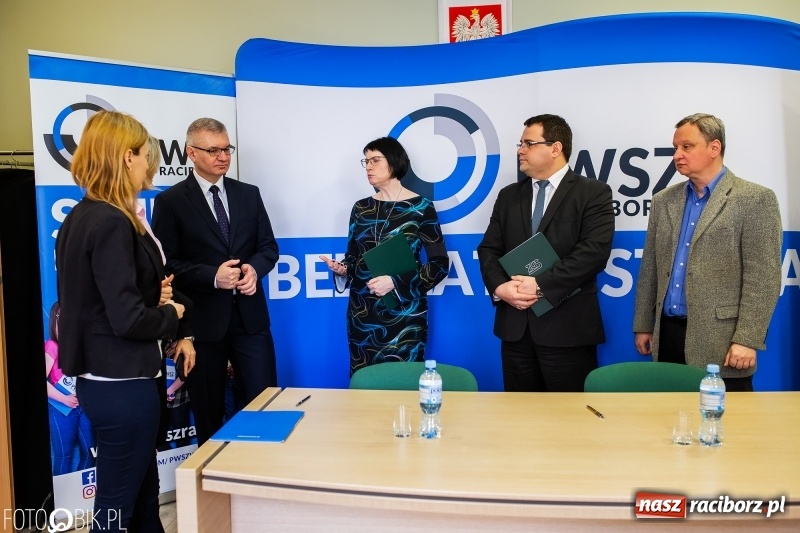 Zdjęcie w galerii na portalu naszraciborz.pl: Raciborska PWSZ z nowymi umowami partnerskimi wiadomości z regionu