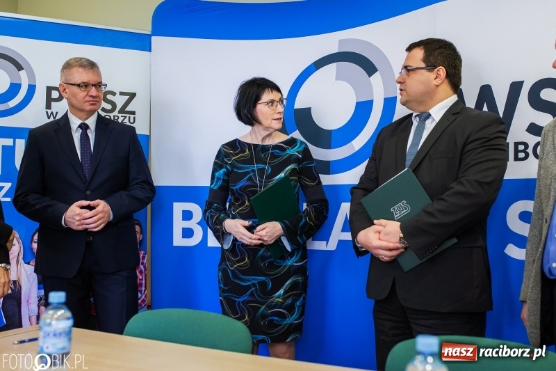 Zdjęcie w galerii na portalu naszraciborz.pl: Raciborska PWSZ z nowymi umowami partnerskimi wiadomości z regionu