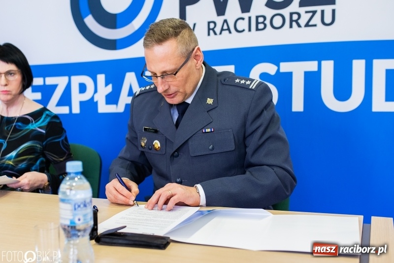 Zdjęcie w galerii na portalu naszraciborz.pl: Raciborska PWSZ z nowymi umowami partnerskimi wiadomości z regionu