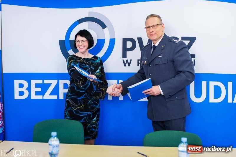 Zdjęcie w galerii na portalu naszraciborz.pl: Raciborska PWSZ z nowymi umowami partnerskimi wiadomości z regionu