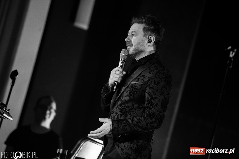 Zdjęcie w galerii na portalu naszraciborz.pl: Koncert Andrzeja Piasecznego w Raciborskim Centrum Kultury wiadomości z regionu
