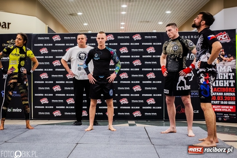 Zdjęcie w galerii na portalu naszraciborz.pl: Pokazowy trening przed galą MMA  wiadomości z regionu