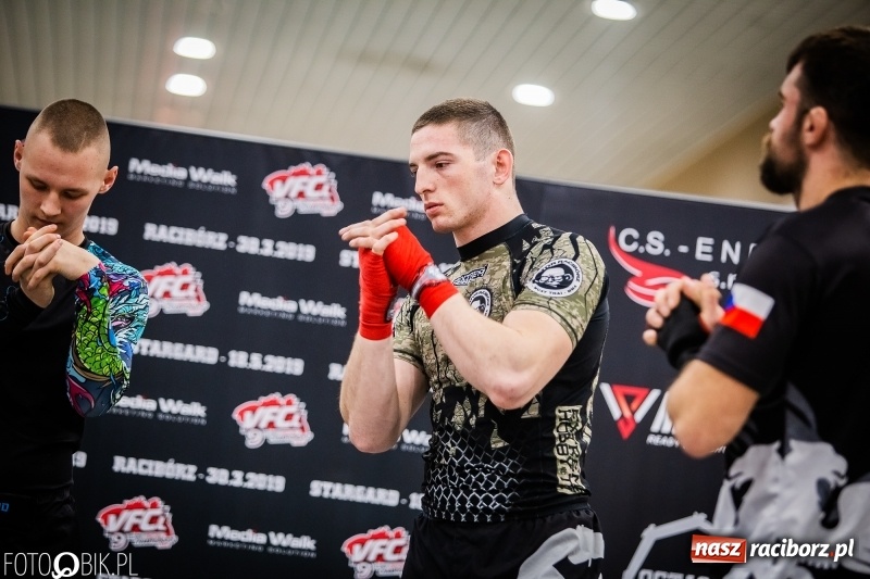 Zdjęcie w galerii na portalu naszraciborz.pl: Pokazowy trening przed galą MMA  wiadomości z regionu