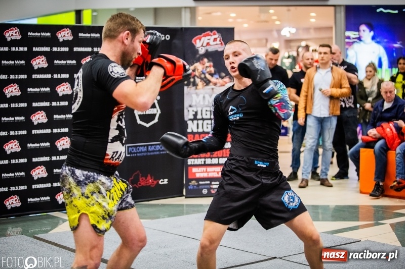 Zdjęcie w galerii na portalu naszraciborz.pl: Pokazowy trening przed galą MMA  wiadomości z regionu