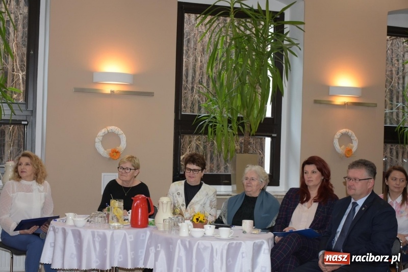 Zdjęcie w galerii na portalu naszraciborz.pl: Terozki pogodomy se po ślonsku  wiadomości z regionu