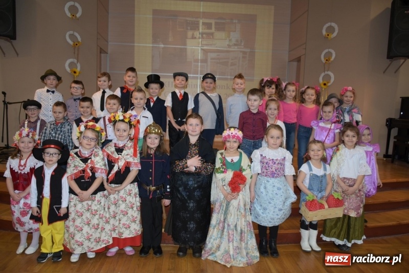 Zdjęcie w galerii na portalu naszraciborz.pl: Terozki pogodomy se po ślonsku  wiadomości z regionu