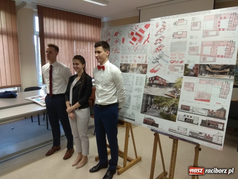 Zdjęcie w galerii na portalu naszraciborz.pl: Nowi inżynierowie kierunku Architektura w PWSZ Racibórz wiadomości z regionu