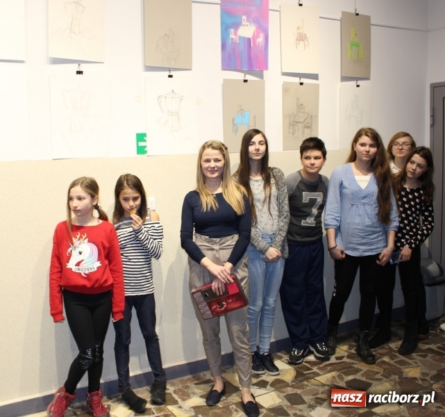 Zdjęcie w galerii na portalu naszraciborz.pl: Wystawa prac grupy artystycznej Asfalt w Nędzy wiadomości z regionu