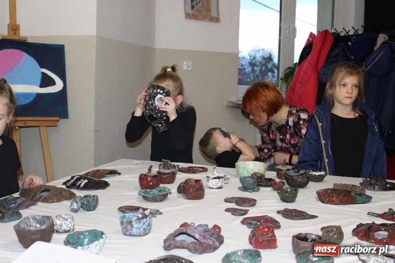 Zdjęcie w galerii na portalu naszraciborz.pl: Wystawa prac grupy artystycznej Asfalt w Nędzy wiadomości z regionu