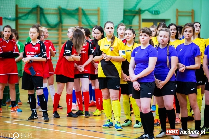 Zdjęcie w galerii na portalu naszraciborz.pl: Makroregionalny Turniej Piłki Nożnej Dziewcząt w Arenie Rafako wiadomości z regionu