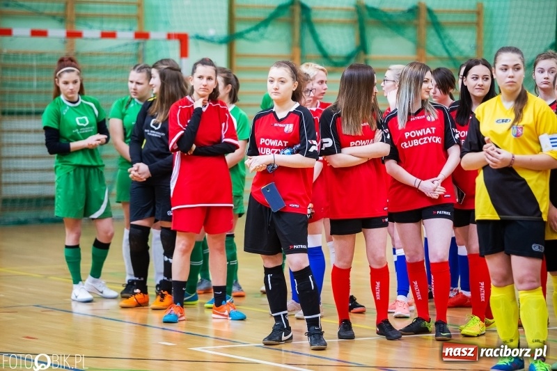 Zdjęcie w galerii na portalu naszraciborz.pl: Makroregionalny Turniej Piłki Nożnej Dziewcząt w Arenie Rafako wiadomości z regionu