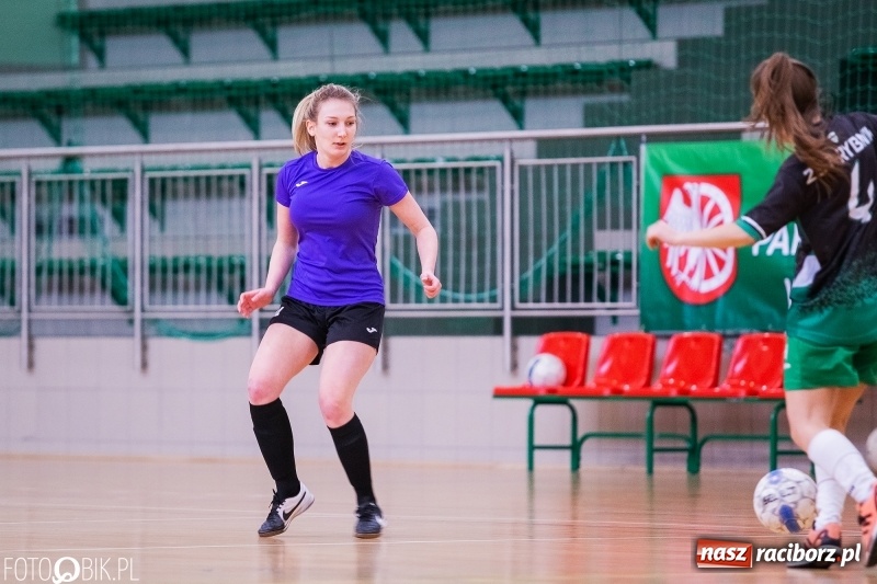 Zdjęcie w galerii na portalu naszraciborz.pl: Makroregionalny Turniej Piłki Nożnej Dziewcząt w Arenie Rafako wiadomości z regionu