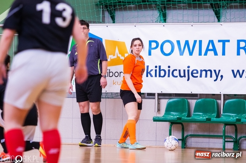 Zdjęcie w galerii na portalu naszraciborz.pl: Makroregionalny Turniej Piłki Nożnej Dziewcząt w Arenie Rafako wiadomości z regionu