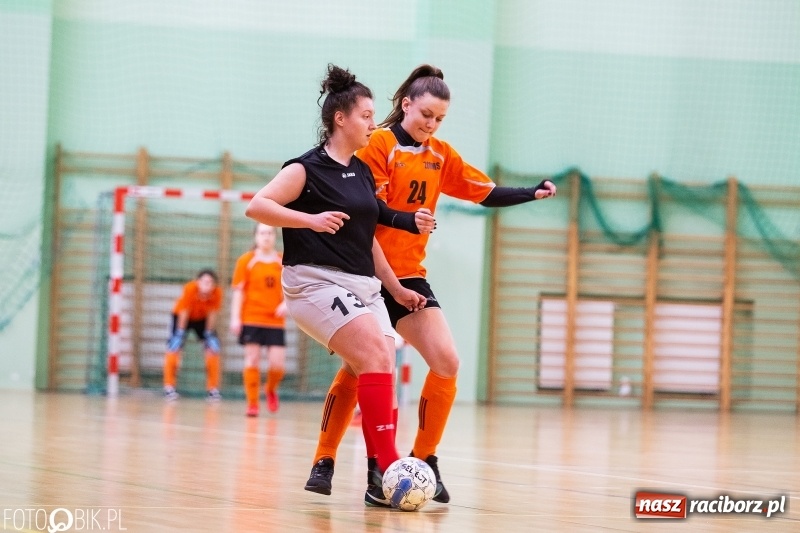 Zdjęcie w galerii na portalu naszraciborz.pl: Makroregionalny Turniej Piłki Nożnej Dziewcząt w Arenie Rafako wiadomości z regionu