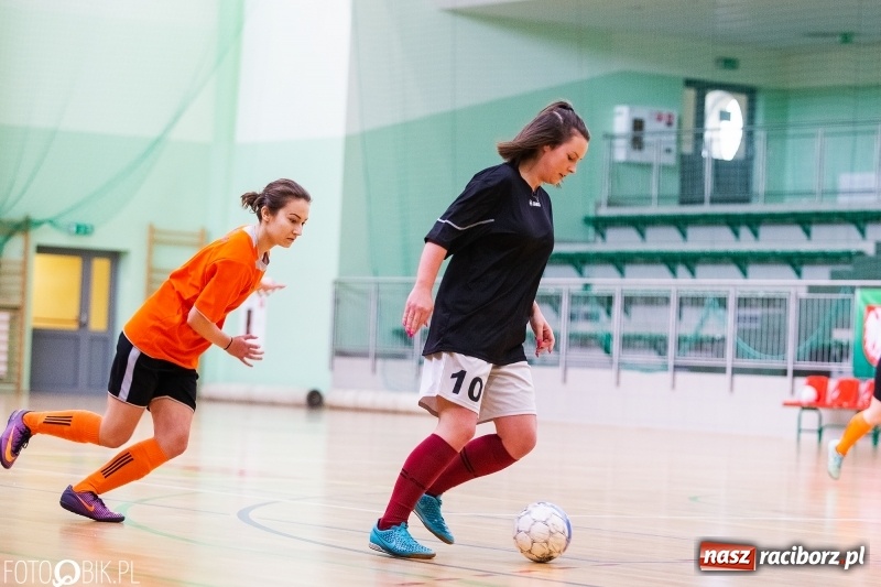 Zdjęcie w galerii na portalu naszraciborz.pl: Makroregionalny Turniej Piłki Nożnej Dziewcząt w Arenie Rafako wiadomości z regionu