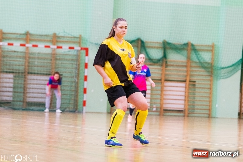Zdjęcie w galerii na portalu naszraciborz.pl: Makroregionalny Turniej Piłki Nożnej Dziewcząt w Arenie Rafako wiadomości z regionu