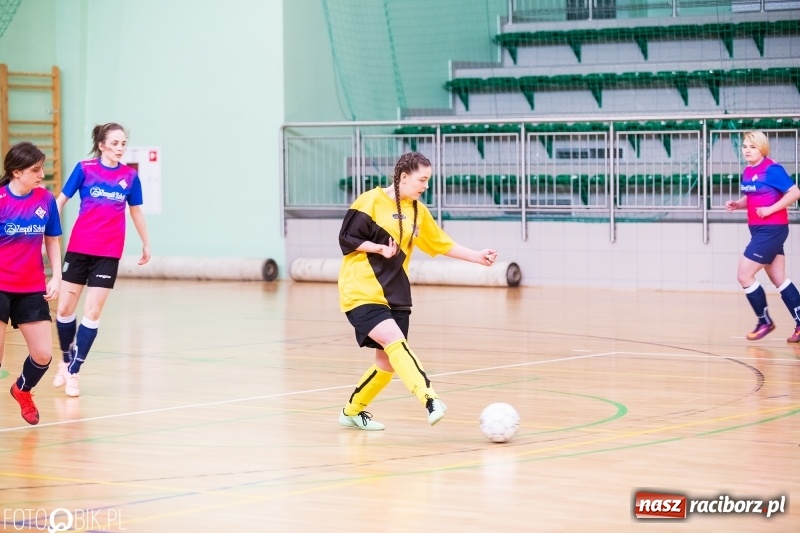 Zdjęcie w galerii na portalu naszraciborz.pl: Makroregionalny Turniej Piłki Nożnej Dziewcząt w Arenie Rafako wiadomości z regionu