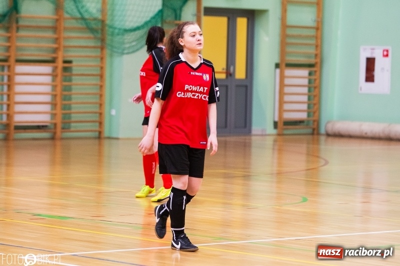 Zdjęcie w galerii na portalu naszraciborz.pl: Makroregionalny Turniej Piłki Nożnej Dziewcząt w Arenie Rafako wiadomości z regionu