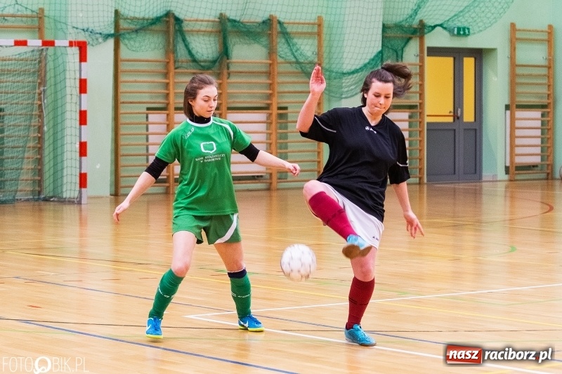 Zdjęcie w galerii na portalu naszraciborz.pl: Makroregionalny Turniej Piłki Nożnej Dziewcząt w Arenie Rafako wiadomości z regionu