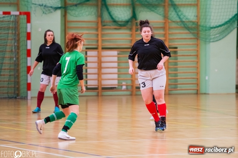 Zdjęcie w galerii na portalu naszraciborz.pl: Makroregionalny Turniej Piłki Nożnej Dziewcząt w Arenie Rafako wiadomości z regionu