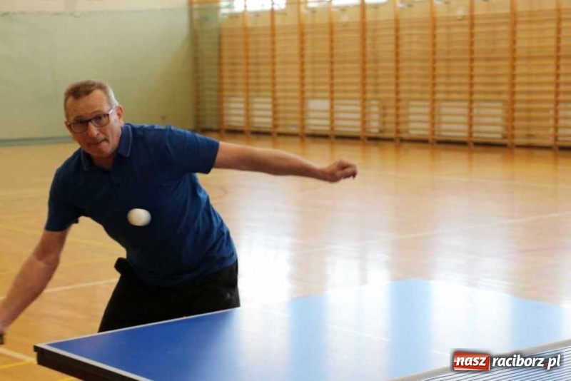 Zdjęcie w galerii na portalu naszraciborz.pl: Oldboje z gminy Kornowac rozegrali turniej tenisa stołowego wiadomości z regionu