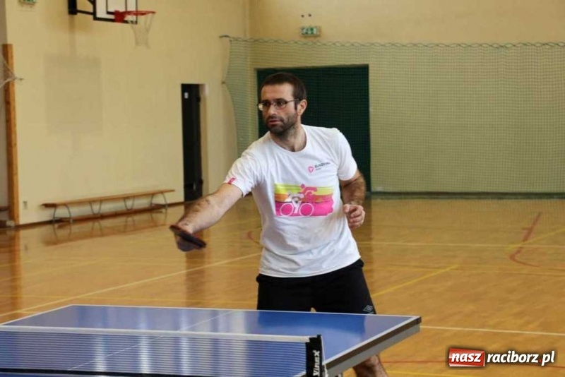 Zdjęcie w galerii na portalu naszraciborz.pl: Oldboje z gminy Kornowac rozegrali turniej tenisa stołowego wiadomości z regionu