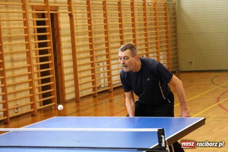 Zdjęcie w galerii na portalu naszraciborz.pl: Oldboje z gminy Kornowac rozegrali turniej tenisa stołowego wiadomości z regionu