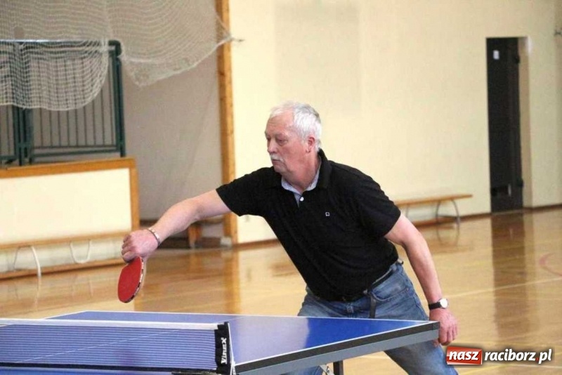 Zdjęcie w galerii na portalu naszraciborz.pl: Oldboje z gminy Kornowac rozegrali turniej tenisa stołowego wiadomości z regionu