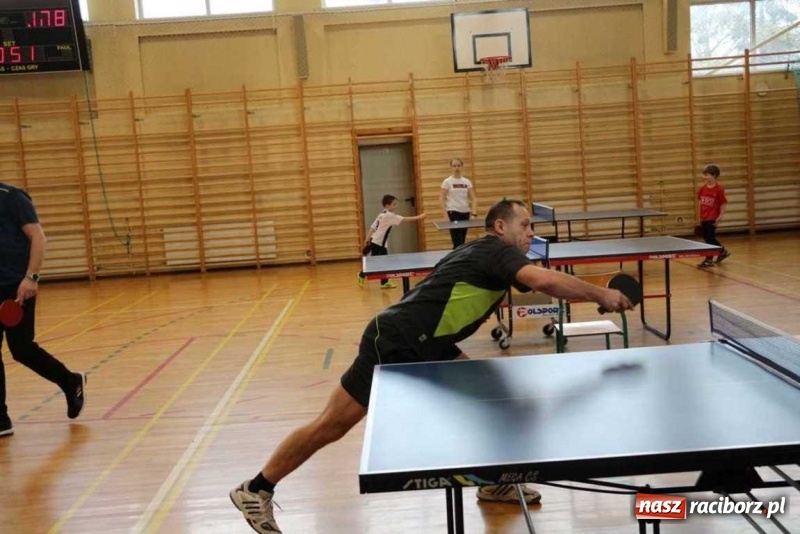 Zdjęcie w galerii na portalu naszraciborz.pl: Oldboje z gminy Kornowac rozegrali turniej tenisa stołowego wiadomości z regionu