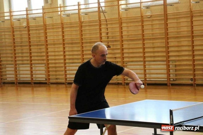 Zdjęcie w galerii na portalu naszraciborz.pl: Oldboje z gminy Kornowac rozegrali turniej tenisa stołowego wiadomości z regionu