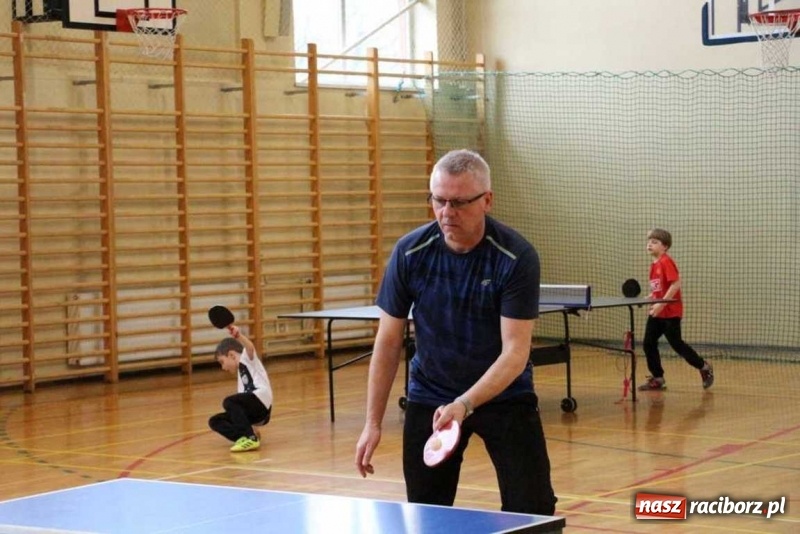 Zdjęcie w galerii na portalu naszraciborz.pl: Oldboje z gminy Kornowac rozegrali turniej tenisa stołowego wiadomości z regionu