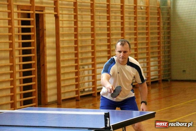 Zdjęcie w galerii na portalu naszraciborz.pl: Oldboje z gminy Kornowac rozegrali turniej tenisa stołowego wiadomości z regionu