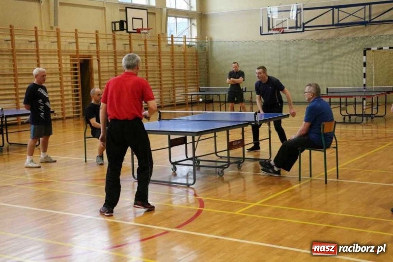 Zdjęcie w galerii na portalu naszraciborz.pl: Oldboje z gminy Kornowac rozegrali turniej tenisa stołowego wiadomości z regionu
