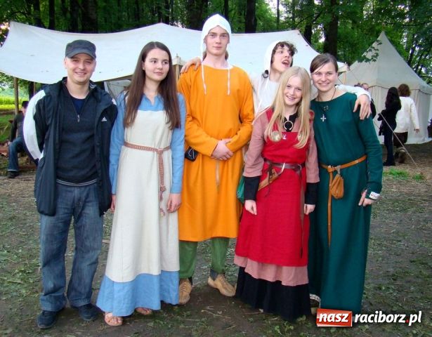 Zdjęcie w galerii na portalu naszraciborz.pl: Średniowieczny gród na Zamkowej wiadomości z regionu