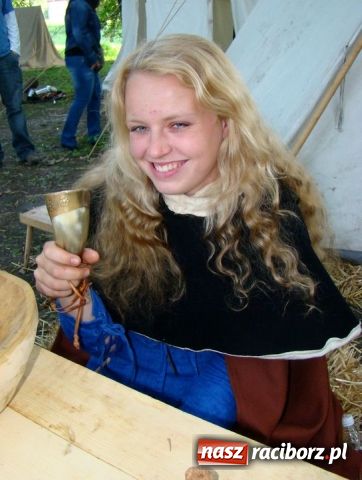 Zdjęcie w galerii na portalu naszraciborz.pl: Średniowieczny gród na Zamkowej wiadomości z regionu