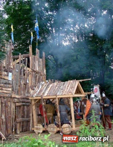 Zdjęcie w galerii na portalu naszraciborz.pl: Średniowieczny gród na Zamkowej wiadomości z regionu