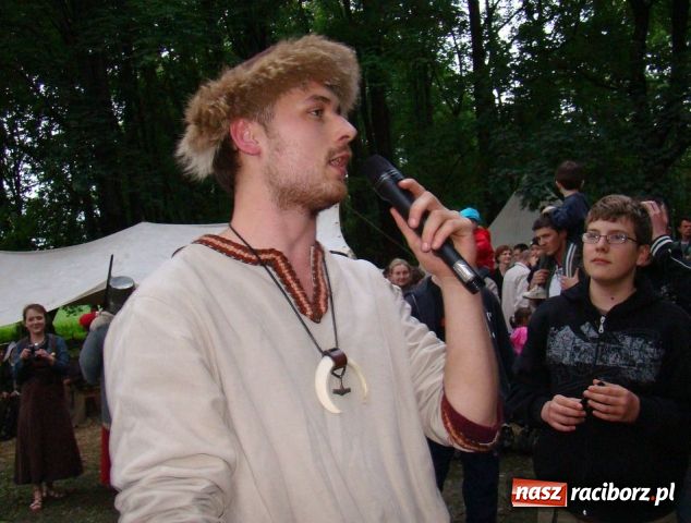 Zdjęcie w galerii na portalu naszraciborz.pl: Średniowieczny gród na Zamkowej wiadomości z regionu