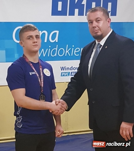 Zdjęcie w galerii na portalu naszraciborz.pl: Patryk Ołenczyn odebrał gratulacje za tytuł wicemistrzowski wiadomości z regionu
