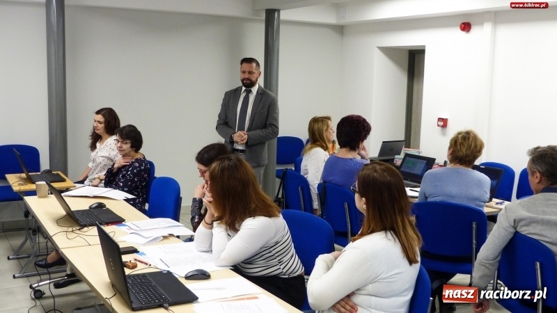 Zdjęcie w galerii na portalu naszraciborz.pl: Biblioteka od kuchni, czyli szkolenie z formatu MARC21 wiadomości z regionu
