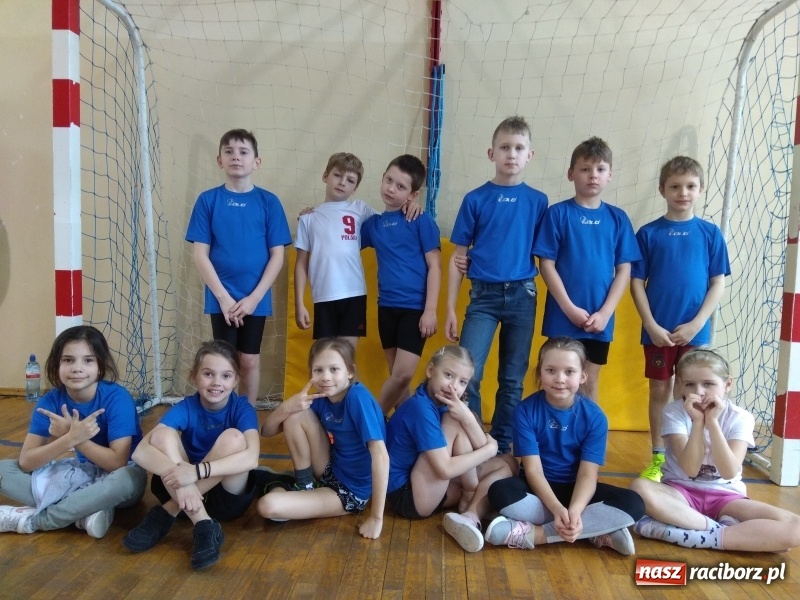 Zdjęcie w galerii na portalu naszraciborz.pl: Ekipa SP 15 rejonowym mistrzem gier i zabaw  wiadomości z regionu