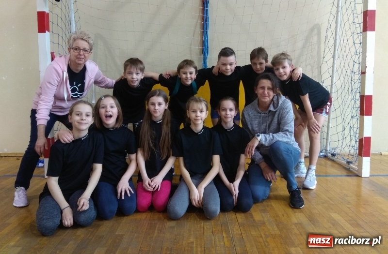 Zdjęcie w galerii na portalu naszraciborz.pl: Ekipa SP 15 rejonowym mistrzem gier i zabaw  wiadomości z regionu