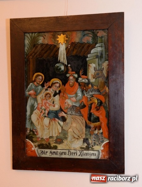 Zdjęcie w galerii na portalu naszraciborz.pl: Chrystus w sztuce ludowej. Wernisaż wystawy w Muzeum  wiadomości z regionu